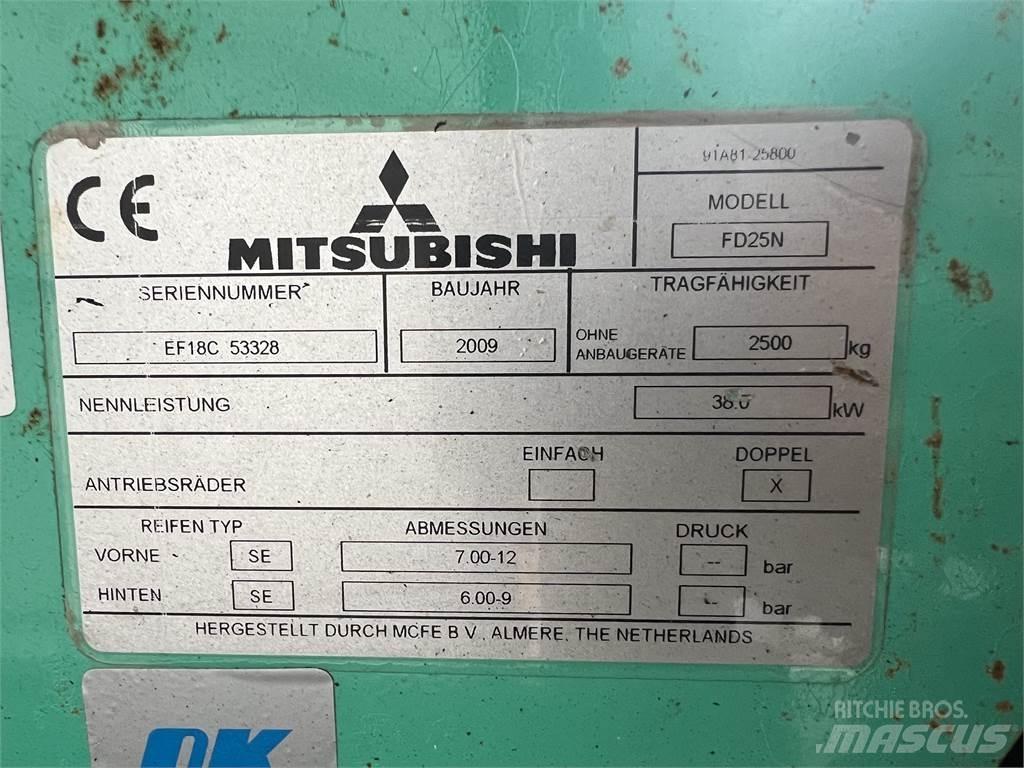 Mitsubishi FD25N 柴油卡車