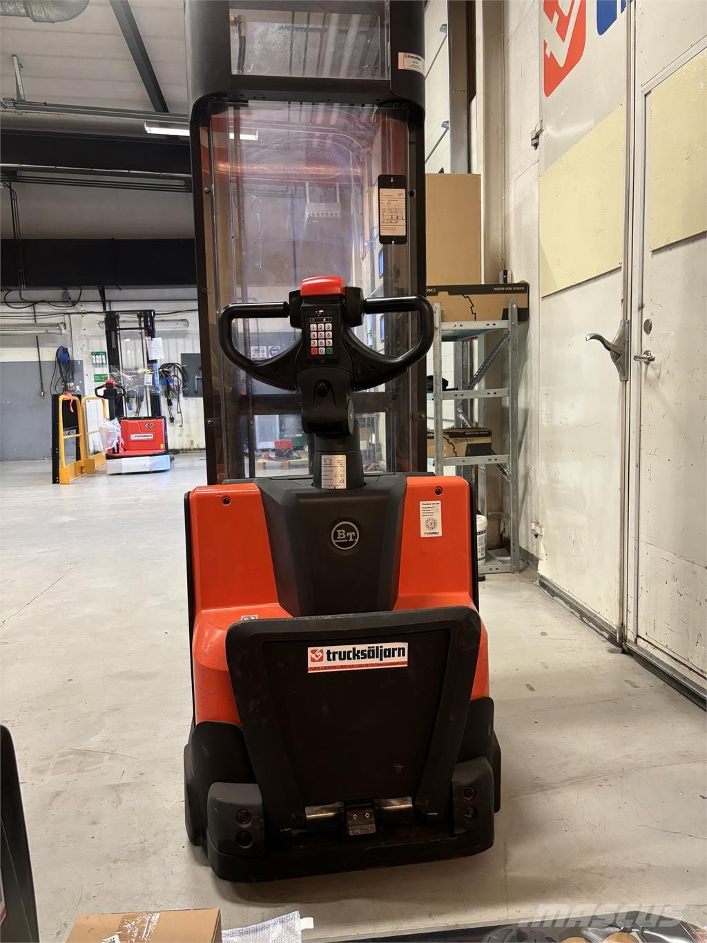 Toyota SWE120 自走式堆積機