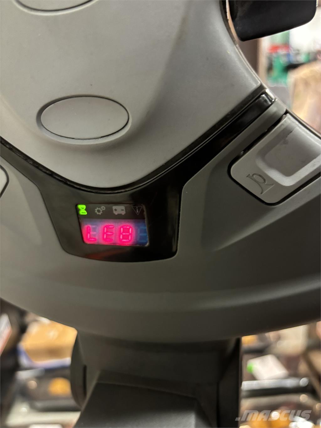 Toyota SWE120 自走式堆積機