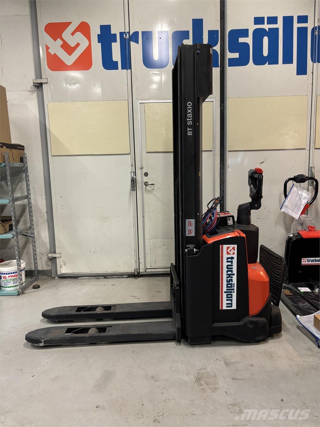 Toyota SWE120 自走式堆積機