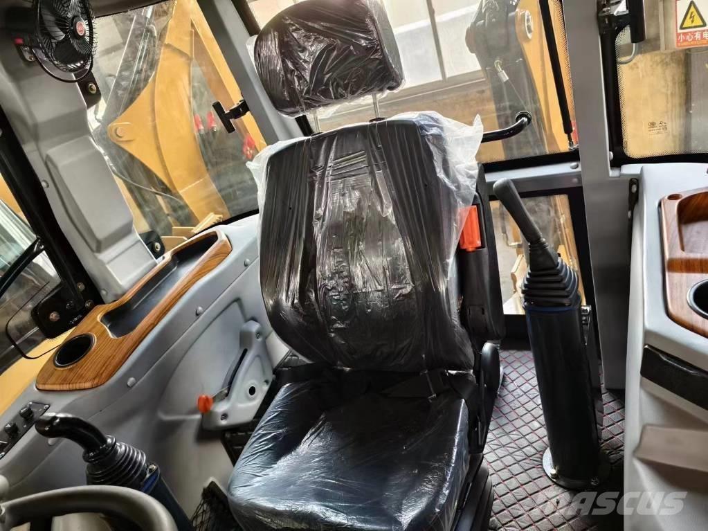 JCB 3CX 反鏟裝載機