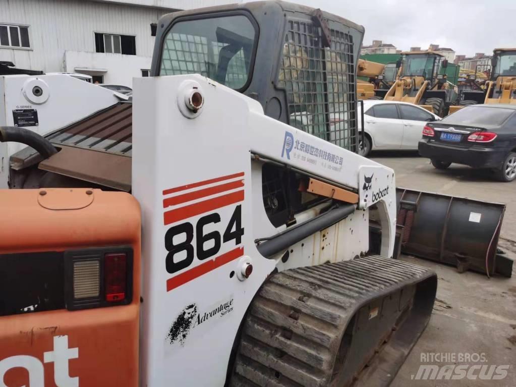 Bobcat S864 滑移轉向裝載機