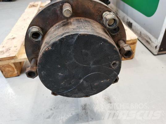 Komatsu WA 90 axle 軸