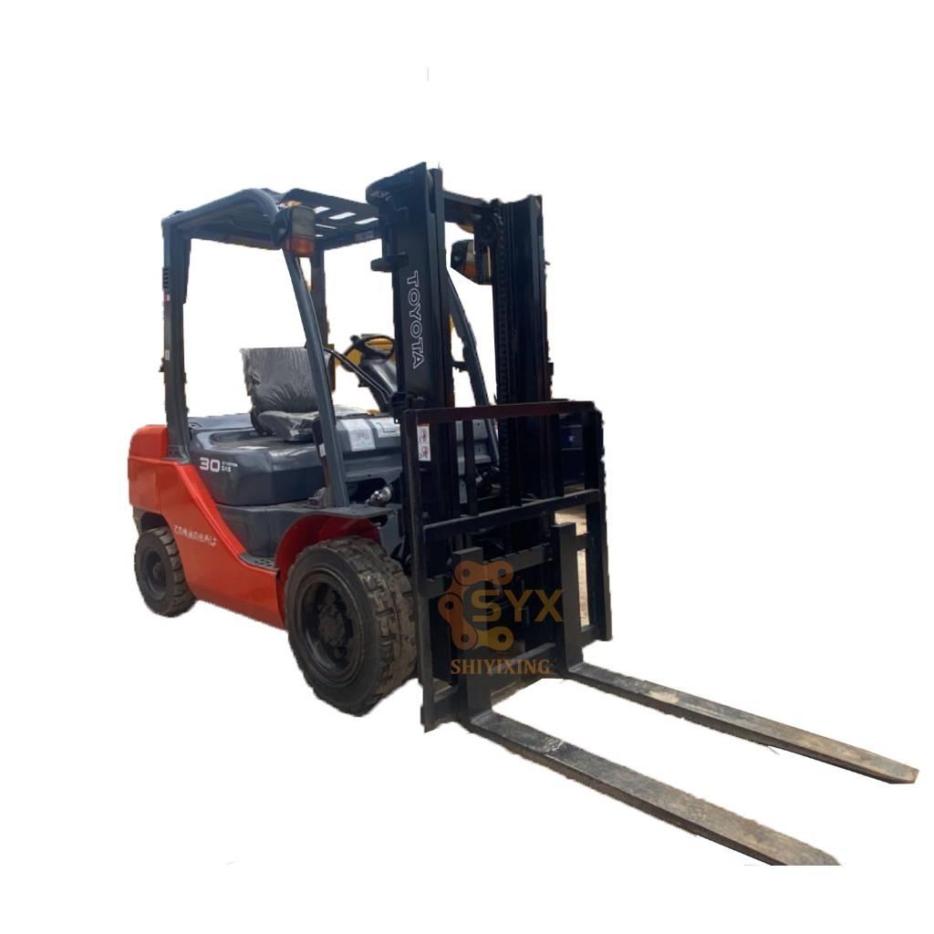 Toyota 30-5 FBL 25 伸縮臂操作車