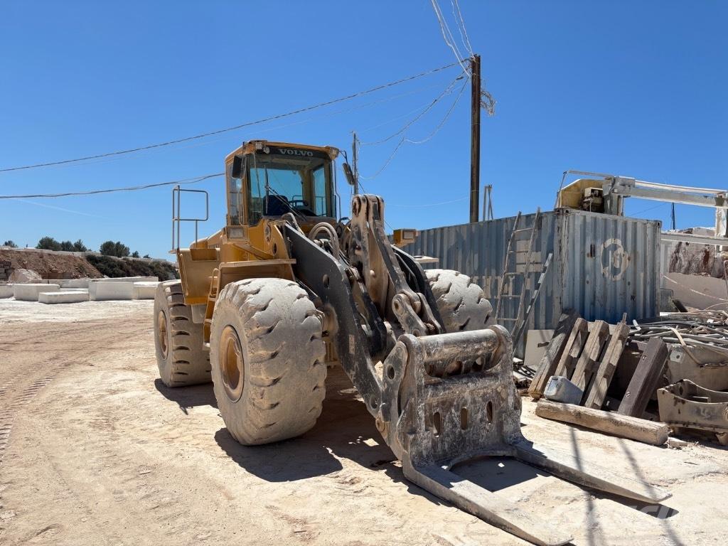 Volvo L 220 E 輪胎式裝載機
