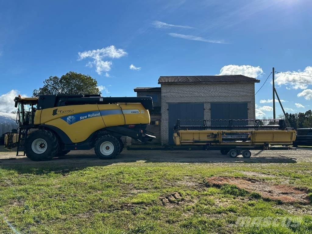 New Holland CX 8070 聯合收穫機
