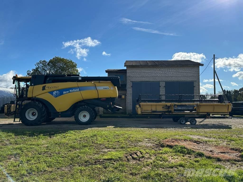 New Holland CX 8070 聯合收穫機