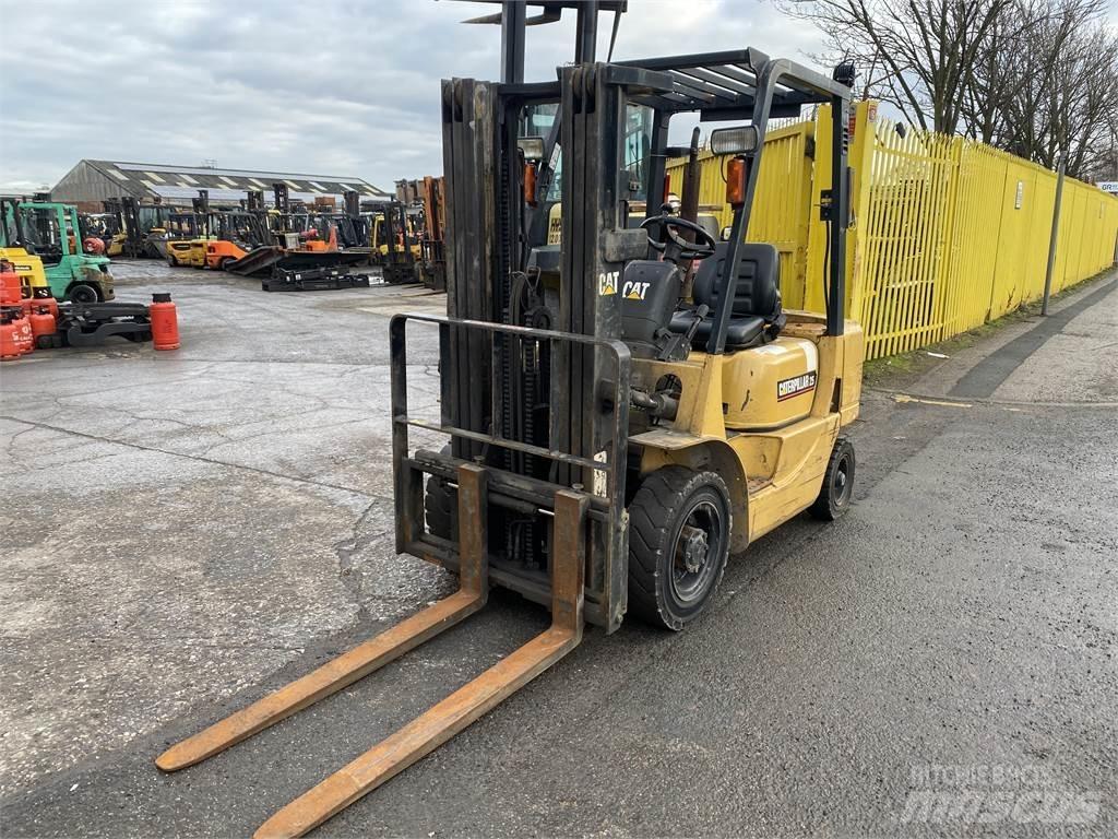 CAT DP25K 柴油卡車