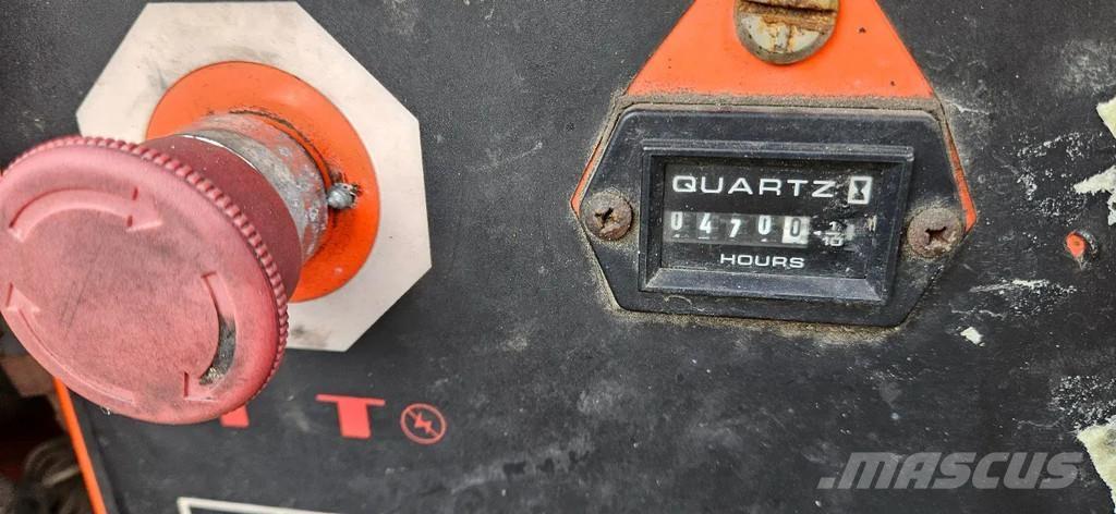 Snorkel S3246 剪式升降機