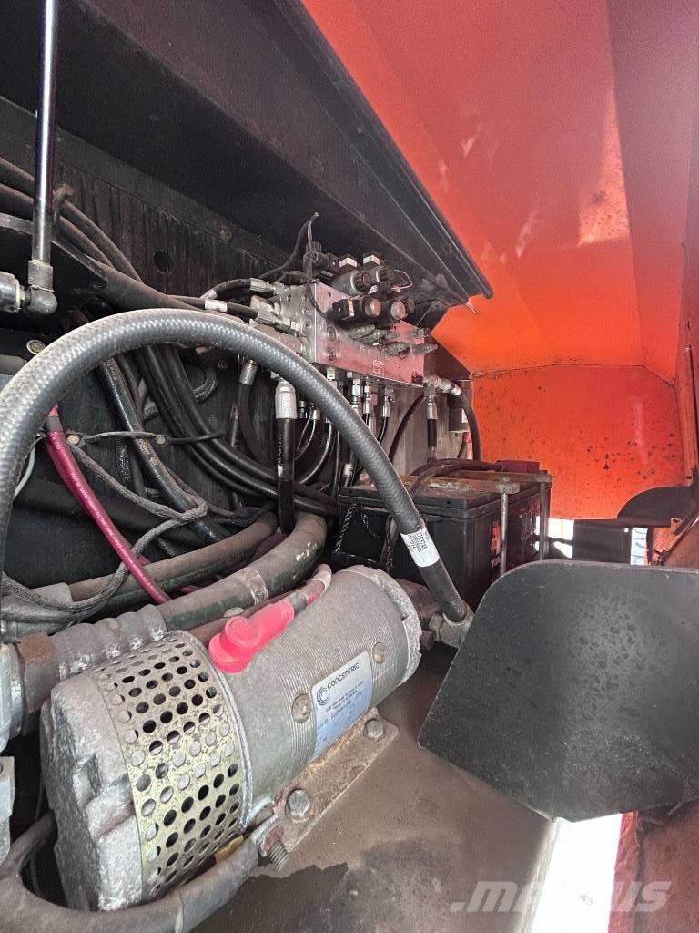 JLG 1500 SJ 伸縮臂高空作業車