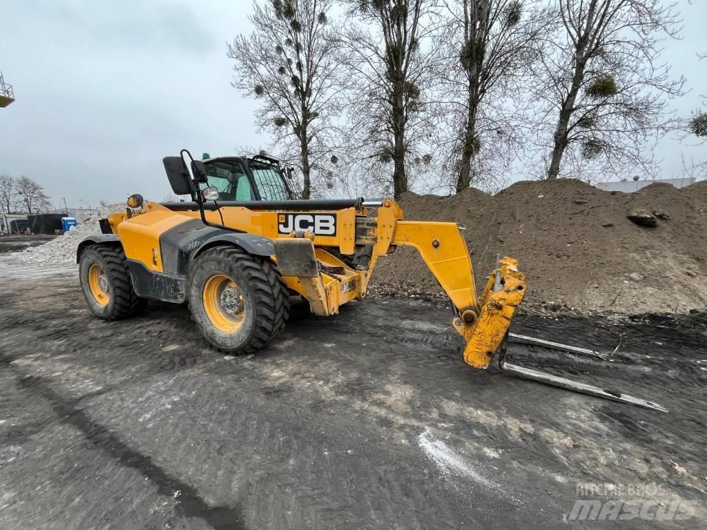 JCB 540-140 伸縮臂操作車