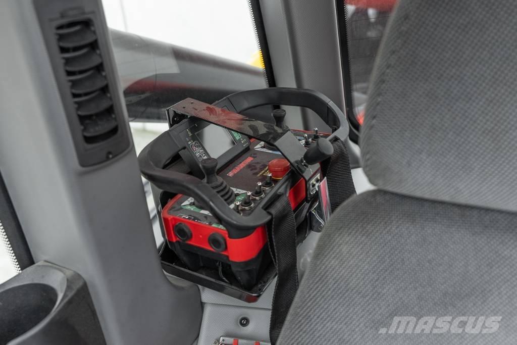 Manitou MRT 2660 伸縮臂操作車