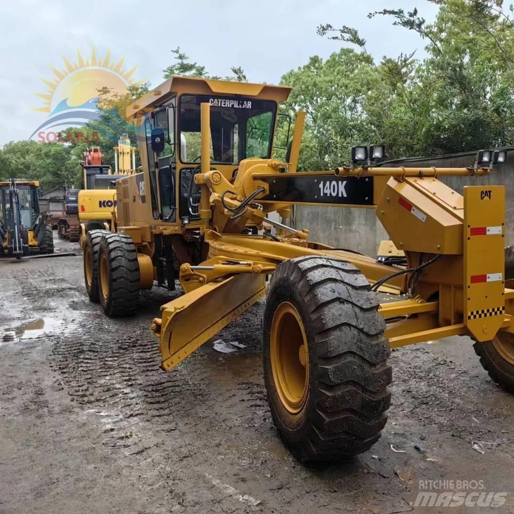 CAT 140 K 平土機