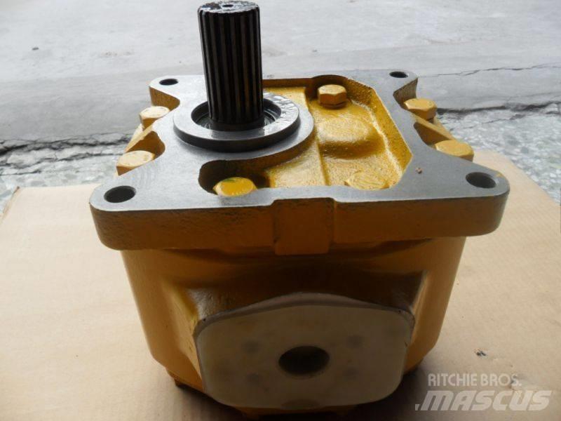 Komatsu D155 傳動裝置