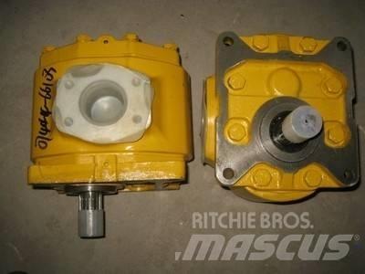 Komatsu D155 傳動裝置