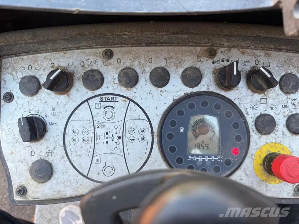 Bomag 120 AD-5 雙輪滾壓機