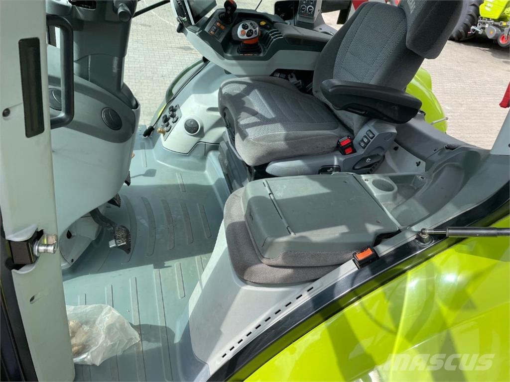 CLAAS Axion 810 CM 曳引機