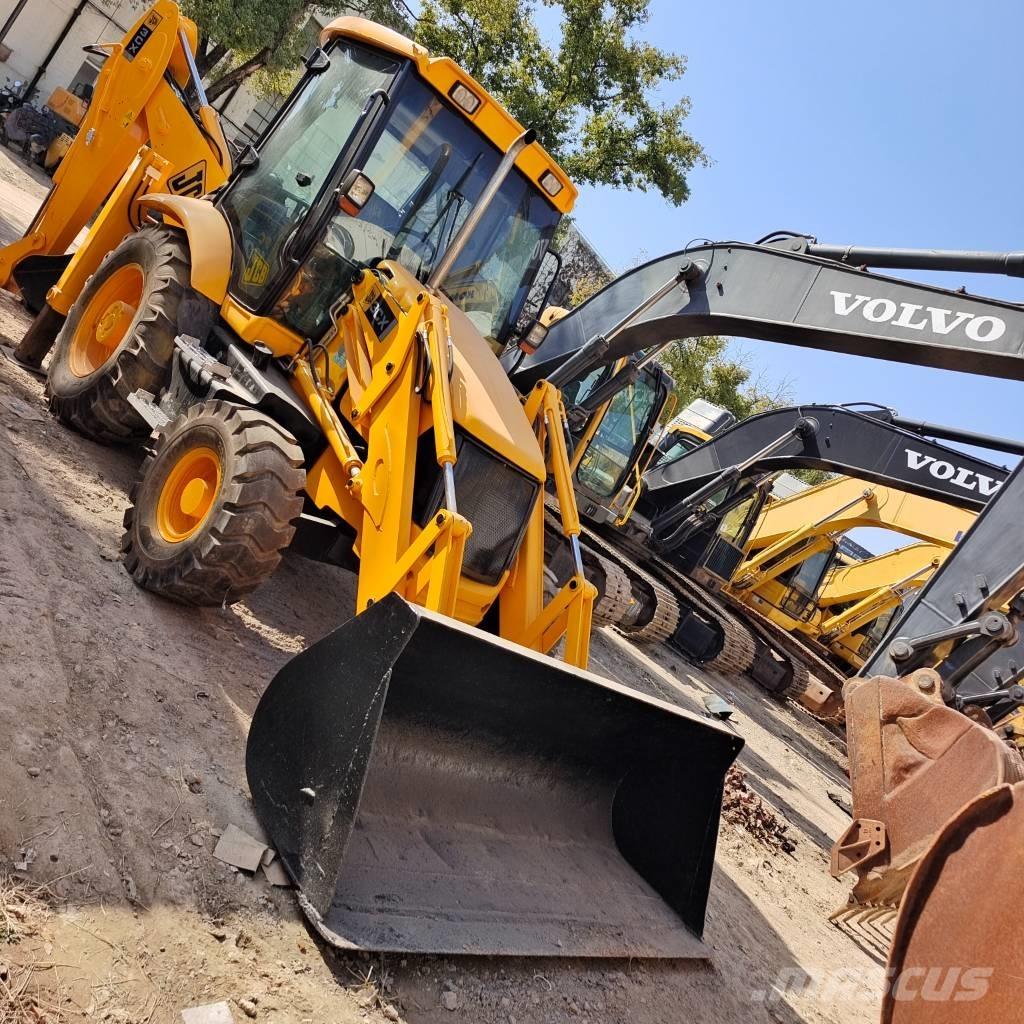 JCB 3CX 反鏟裝載機