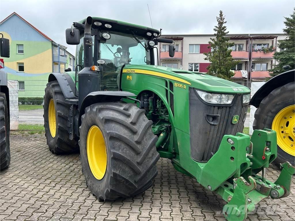 John Deere 8335R 曳引機