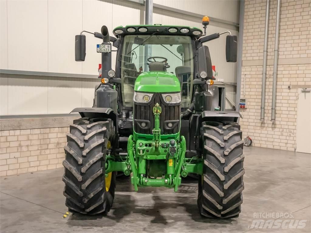 John Deere 6230R 曳引機