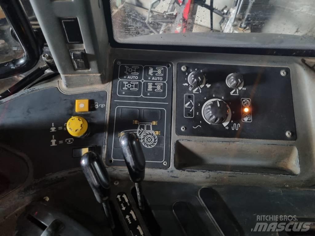 New Holland TM 155 曳引機