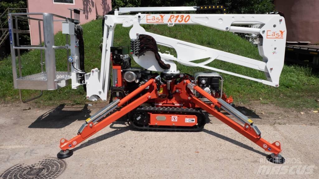 EasyLift R 130 拖車裝載高空作業平台