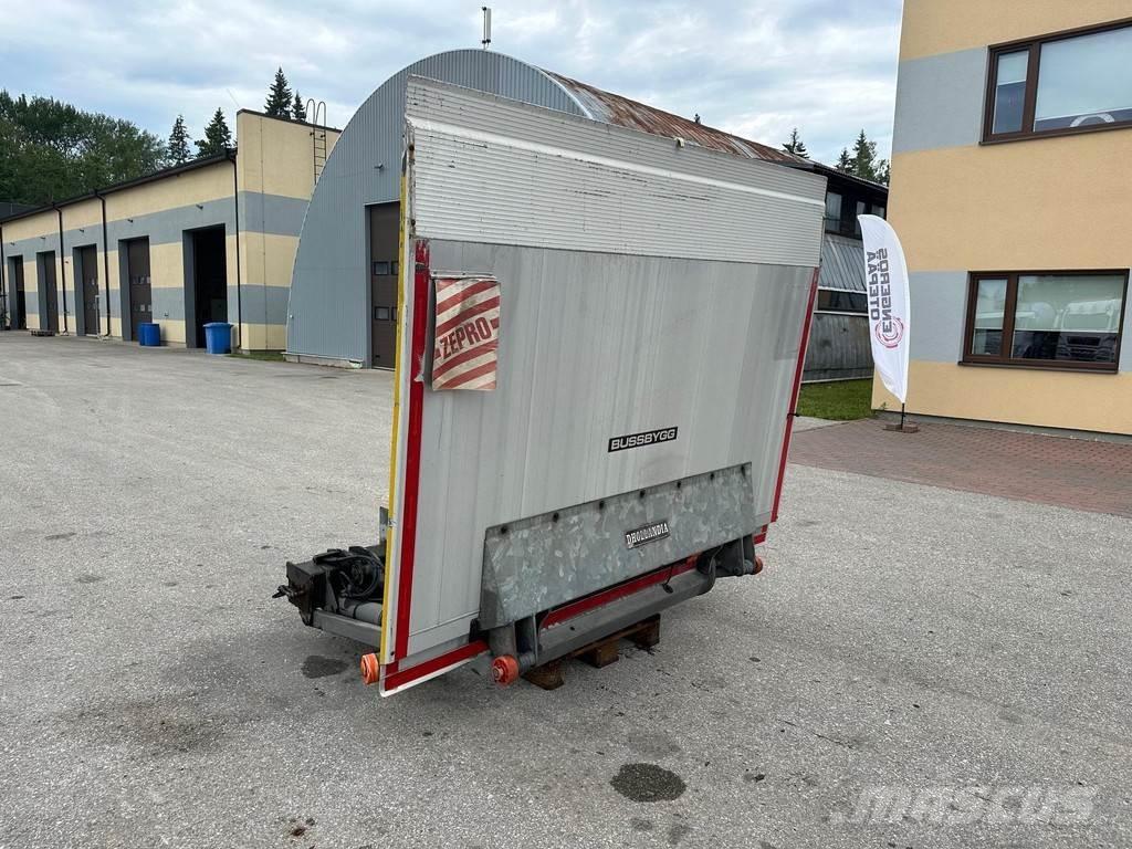 Dhollandia  貨物和傢俱升降車