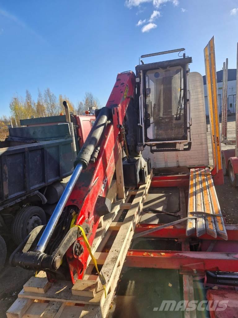 Epsilon M 12 L 97 木材起重機