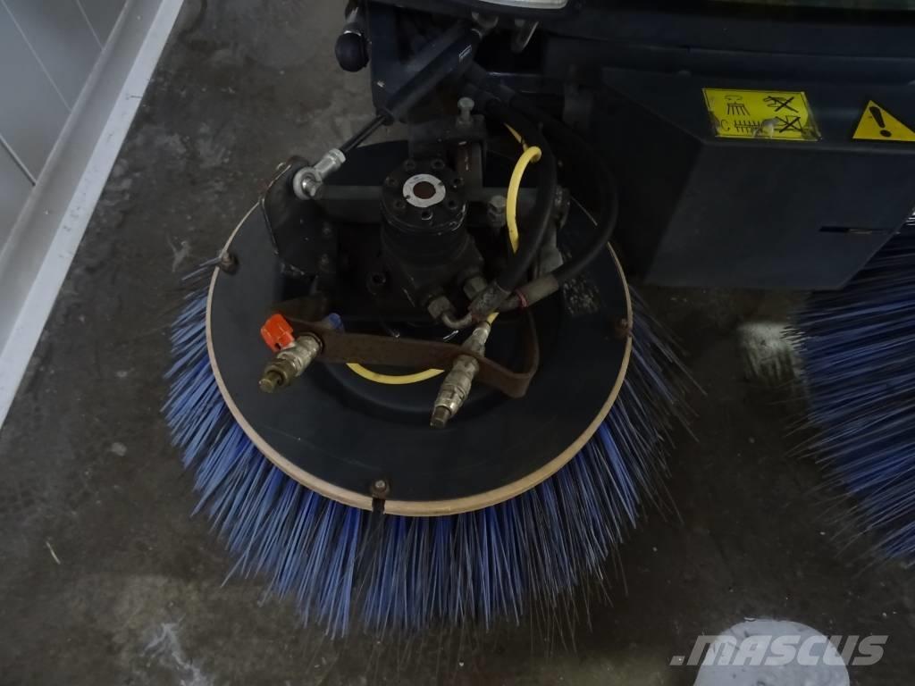 Dulevo 200 Quattro 掃倉機