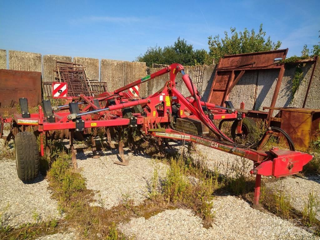 Horsch Terrano 5 FX 中耕管理機