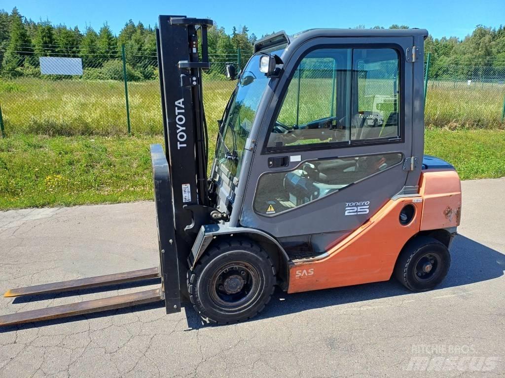 Toyota 02-8FDF25 柴油卡車