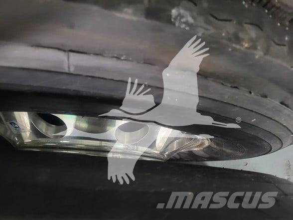 Fontaine  平台/側卸半拖車