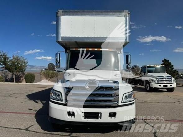 Hino L6 貨箱式卡車