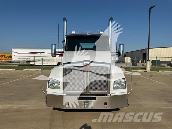 Kenworth T880 曳引機組件