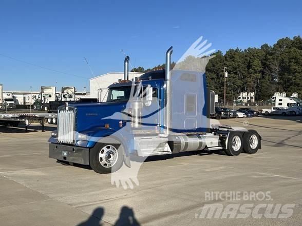 Kenworth W900L 曳引機組件