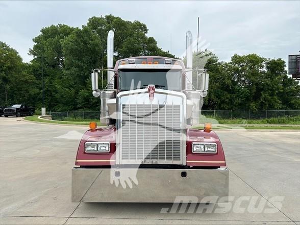 Kenworth W900L 曳引機組件