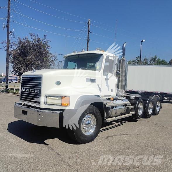 Mack CL733 曳引機組件
