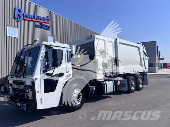 Mack LR64R 垃圾車