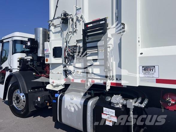 Mack LR64R 垃圾車