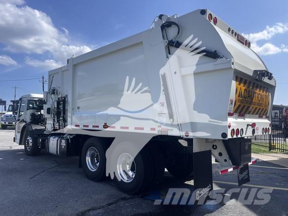Mack LR64R 垃圾車