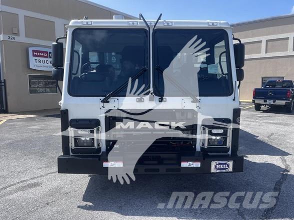 Mack LR64R 垃圾車