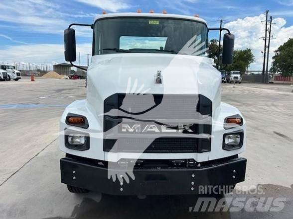 Mack MD6 商用底盤車