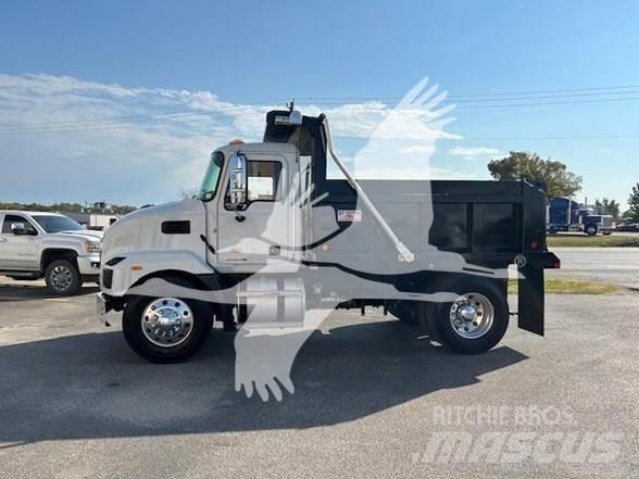 Mack MD6 傾卸式卡車