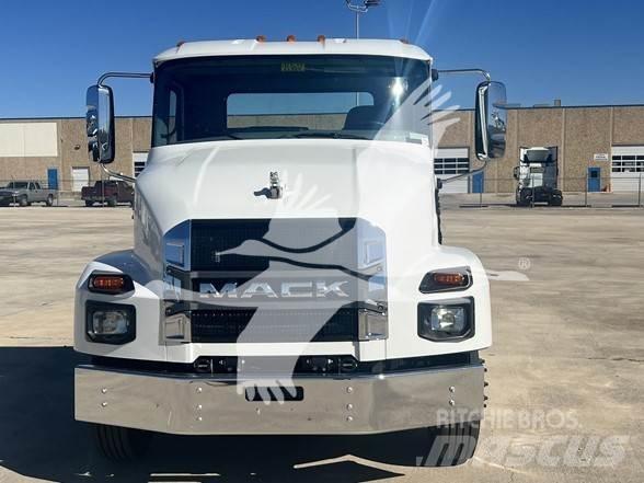 Mack MD6 商用底盤車