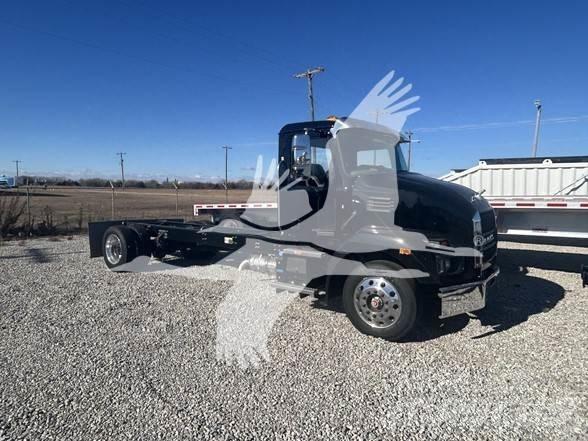 Mack MD6 商用底盤車