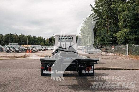 Mack MD6 商用底盤車