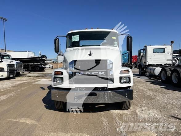 Mack MD6 商用底盤車