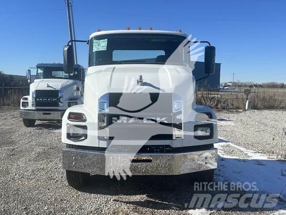 Mack MD6 商用底盤車