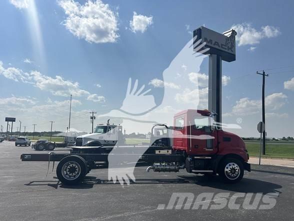 Mack MD6 商用底盤車