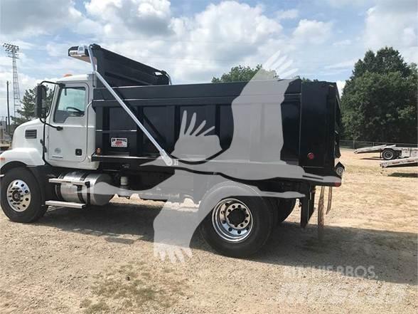 Mack MD6 傾卸式卡車